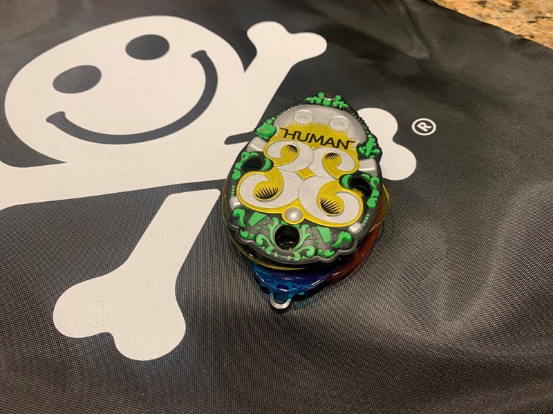 DEF CON バッジ(会場の入場証)